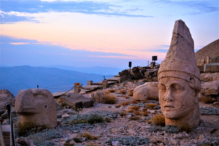 Nemrut Dagi: Monumentální hrobka krále Antiocha.