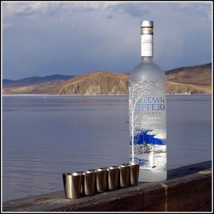 Vodka patří k ruským tradicím. CK Bemett