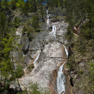 Vodopády nad soutěskou Almbachklamm, Berchtesgaden.