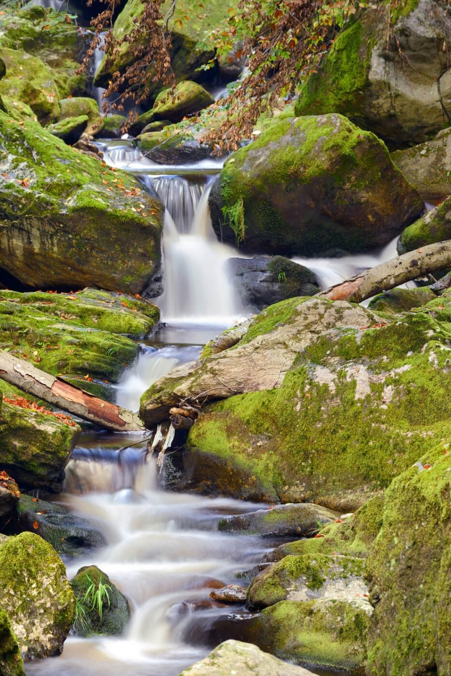 Vodopád Steinklamm na řece Grosse Ohe, Bavorský les, Foto Deutsche Zentrale für Tourismus