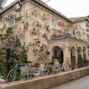 Bizarní dům kol v Cazorle, Sierras de Cazorla, Andalusie, autor: Michal Kroužel