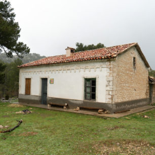 GR 247 je rozdělena na 21 úseků a každý je zakončen ve vesnici, kempu anebo v takovéto bytelné chatě, Sierras de Cazorla, Andalusie, autor: Michal Kroužel