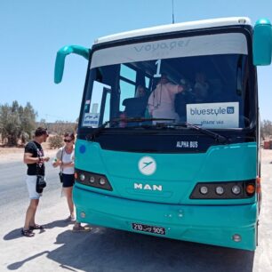 Autobus CK Blue Style cestou na Saharu, jižní Tunisko, autor: Jan Prokeš