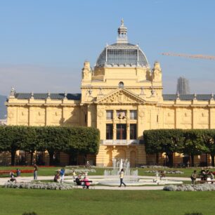 Umělecký pavilon vznikl v tzv. Zelené podkově na konci 19. století