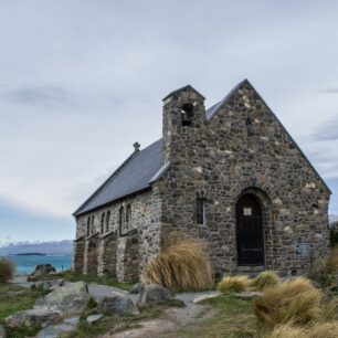 Lake Tekapo, kostel dobrého pastýře patří k nejfotografovanějším místům