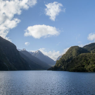 Doubtful sound, dokonalý kontrast moře a vysokých kopců