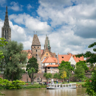 Ulm: pohled na Dunaj a Ulmský dóm ©Ulm/Neu-Ulm Touristik GmbH/Dietmar Denger