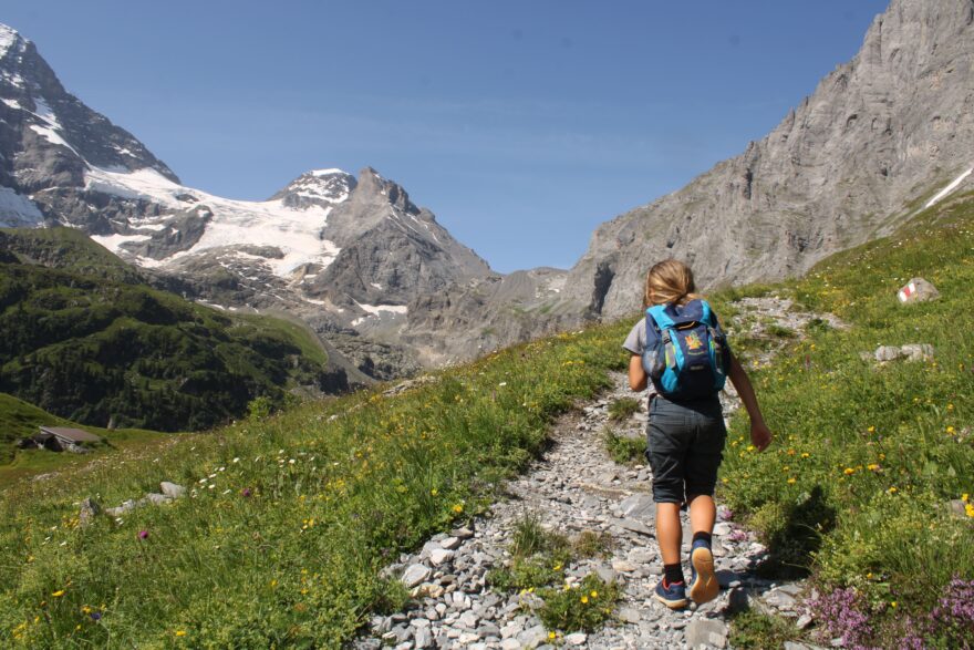 Z Mürrenu k jezírku Oberhornsee