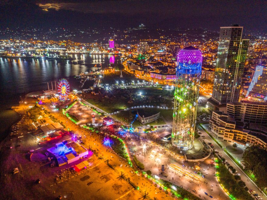 Rušné centrum města Batumi. Zdroj: GoBatumi