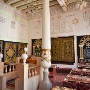 Interiér hlavní bucharské synagogy