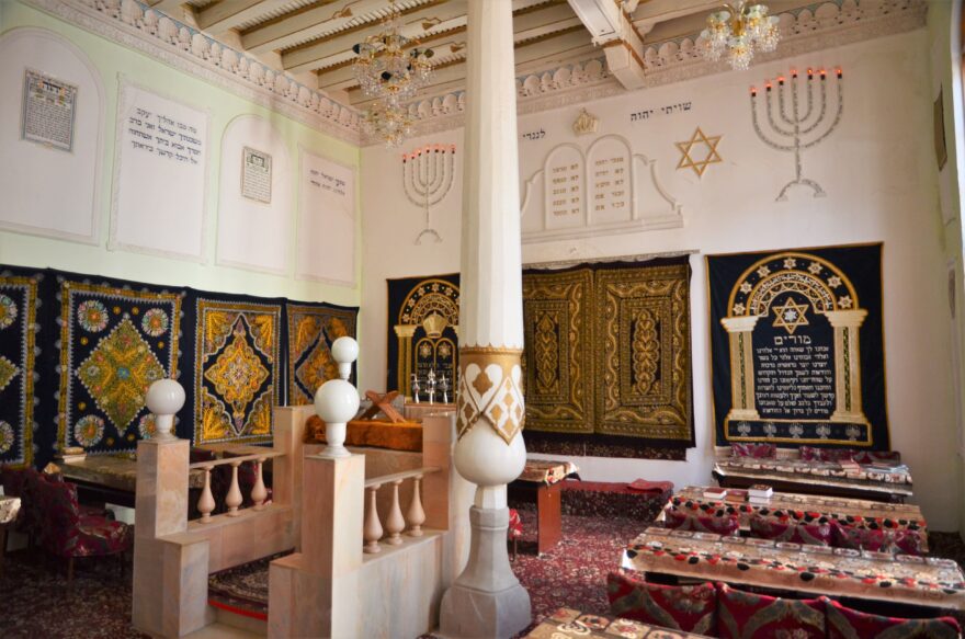 Interiér hlavní bucharské synagogy
