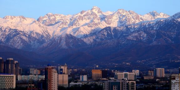 Biškek a Almaty aneb cesta za uzbeckými vízy