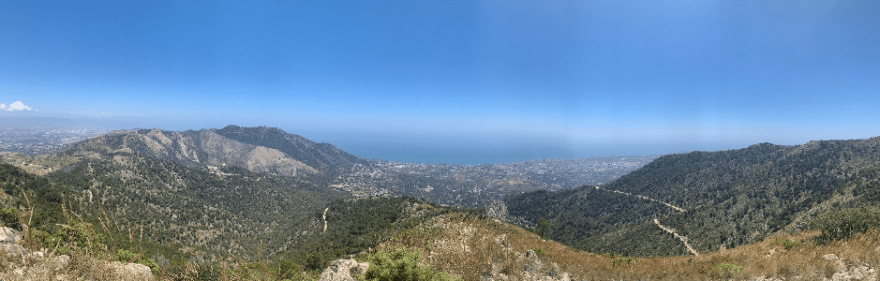 Pohoří Sierra de Mijas s nejvyšší vrcholem Pico Mijas (1.150 m)