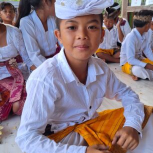 Bali  - velký hinduistický svátek Saraswati