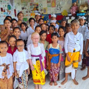 Bali  - velký hinduistický svátek Saraswati