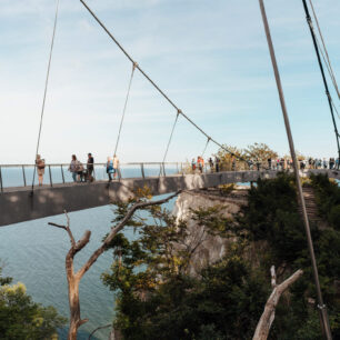 Sassnitz: Centrum Nationalpark-Zentrum Königstuhl se stezkou Skywalk © TMV/Petermann