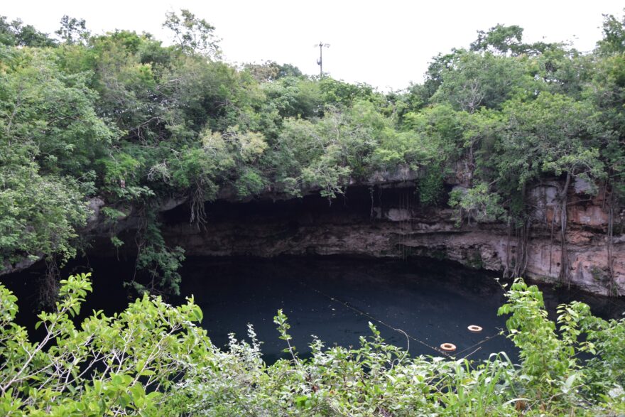 Jedna z mnoha Yucatanských cenotes