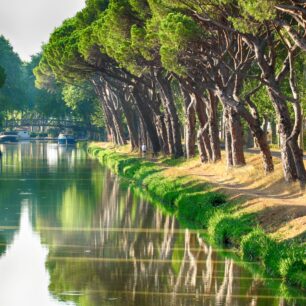 Lodí po Canal du Midi