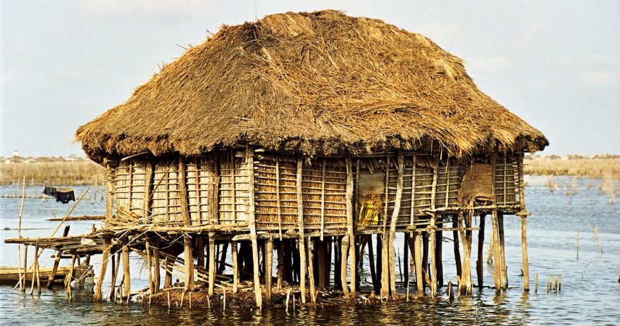 Beninský hromovládce vodun Heviosso