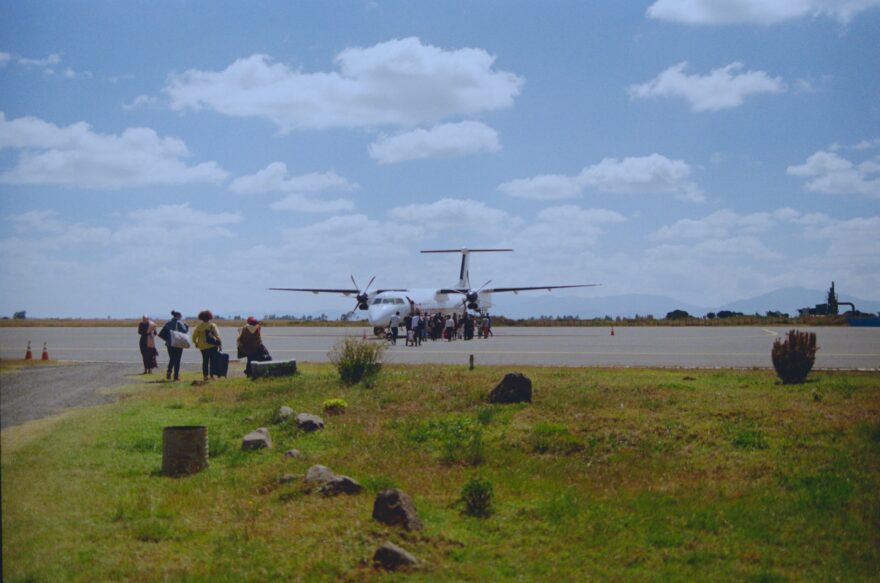 Letadla Ethiopian Airlines přepravují po celé Etiopii. Nejbližší letiště v Bale Mountains je ve městě Robe