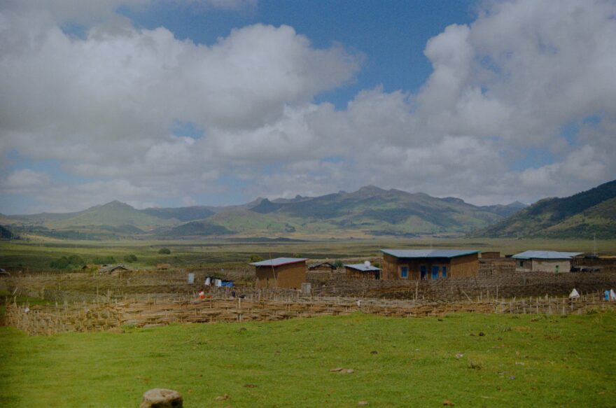 Vesnice nacházející se v nižších polohách pohoří Bale Mountains