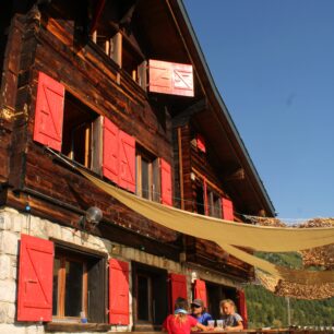 Švýcarsko s dětmi. Trek po loukách a chatách nad údolím Nendaz