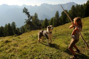 Švýcarsko s dětmi. Trek po loukách a chatách nad údolím Nendaz