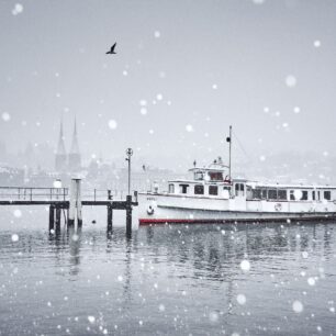 Projeďte se lodí na jezeře Lucern i v zimě. Foto: Switzerland