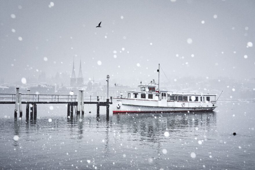 Projeďte se lodí na jezeře Lucern i v zimě. Foto: Switzerland