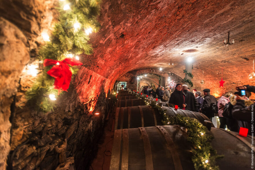 Traben-Trarbach: Podzemní Mosel-Wein-Nachts-Markt © Rheinland-Pfalz Tourismus GmbH/Dominik Ketz