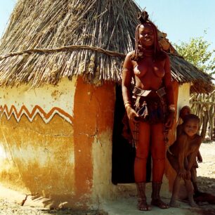 Unikátní kultura a náboženství namibijských Himbů a Hererů