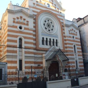 Nejpěknější židovskou synagogou je Chrám svaté jednoty