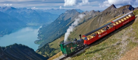 Vyjeďte na 8 nádherných švýcarských vrcholů vlakem se Swiss Peak Pasem