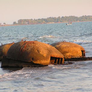 Bunkry v moři, Albánie