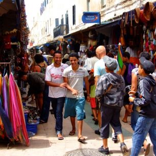 azár je roztiahnutý v starom meste, Essaouira