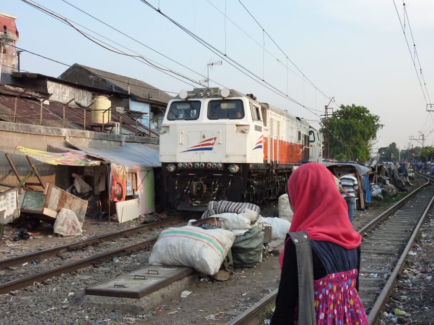 Train line people, Jakarta, Indonésie