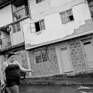 Domy jsou v chudinských čtvrtích nedostatečné, Manizales, Kolumbie