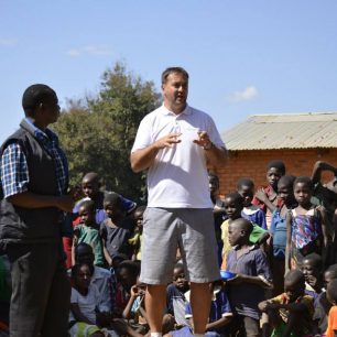 Přivítání ve vesnici Fanuel, Malawi