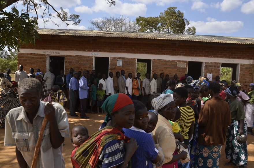 Pacienti čekající na ošetření, Malawi