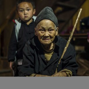 100letá babička Black H'mong