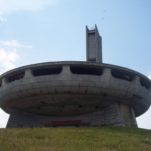 Kolos připomínající Ufo