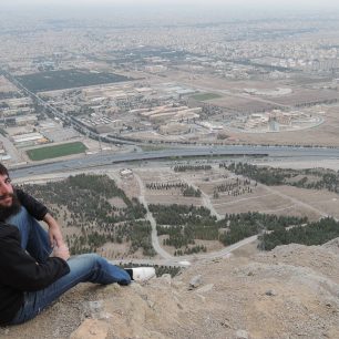 Výhled na Isfáná ze Sofe hory v Iránu