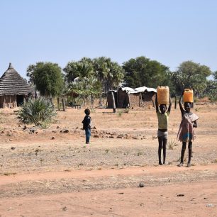 Děti nosí vodu, Jižní Súdán