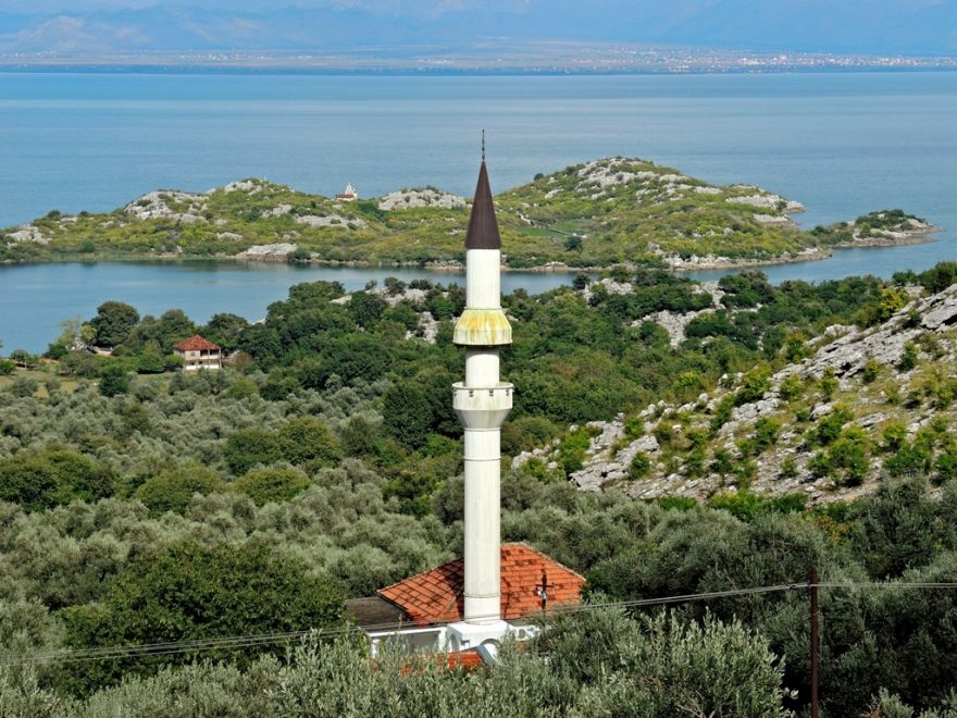 Mešita ve vesnici Miruči, Černá Hora