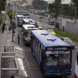 Ekvádorská hromadná doprava, Quito, Ekvádor