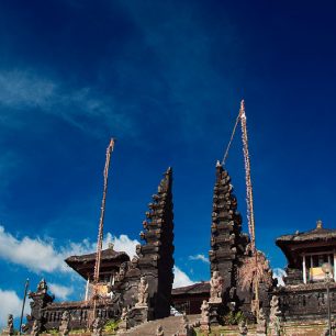 Nejsvětější chrám Besakih, Bali, Indonésia, foto: Xeviro