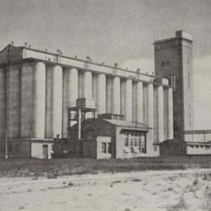 Silo pro uskladnění bavlny, Tabriz, Írán (zdroj: Rypka, 1946)