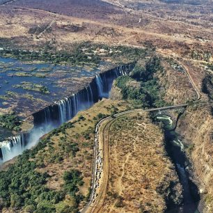 Viktoriiny vodopády z vrtulníku, Afrika