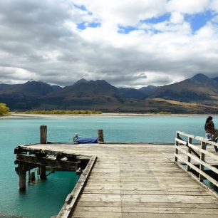 Lze si užít odpočinku u jezer i adrenalinu v horách, Nový Zéland