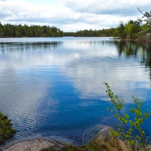 Jezero v NP Tyresta, Švédsko